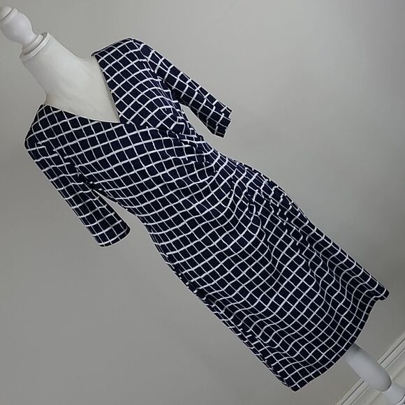 connected apparel Dresses & Skirts - Connected apparel sz 6 midi dress with detailed waist, navy